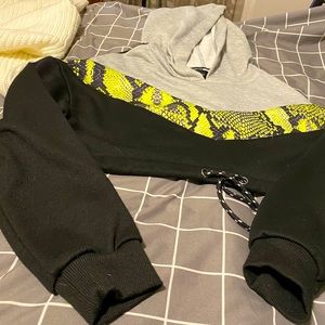Never worn fashionnova cropped hoodie